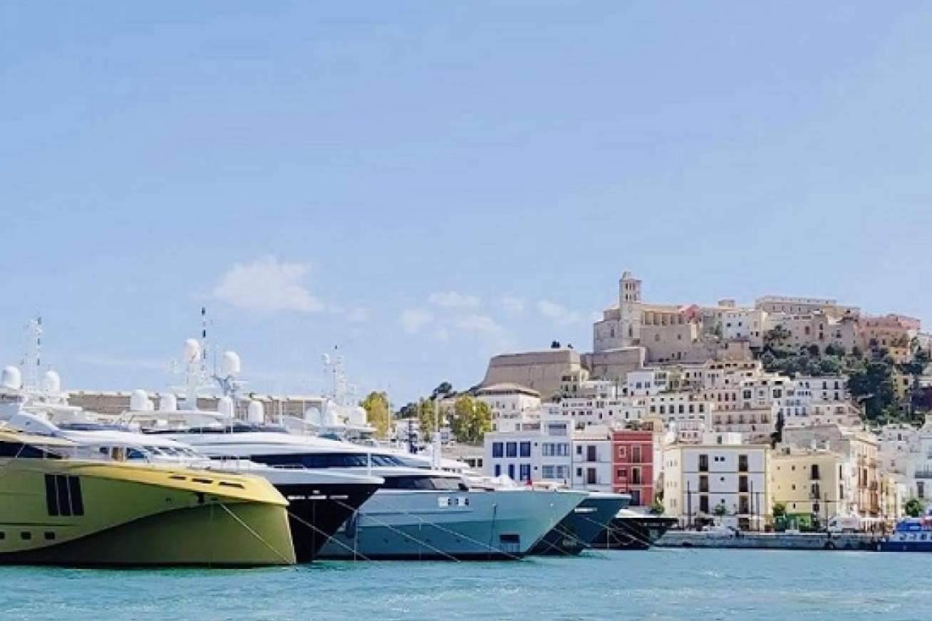 Alquiler de barcos en Ibiza y Formentera, veleros, catamaranes y yates