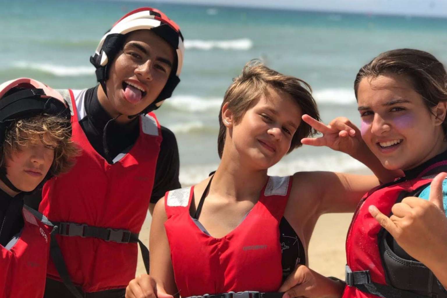 Campamentos de verano para adolescentes en la playa de Tarifa, con Tarifa Kitesurf Camp