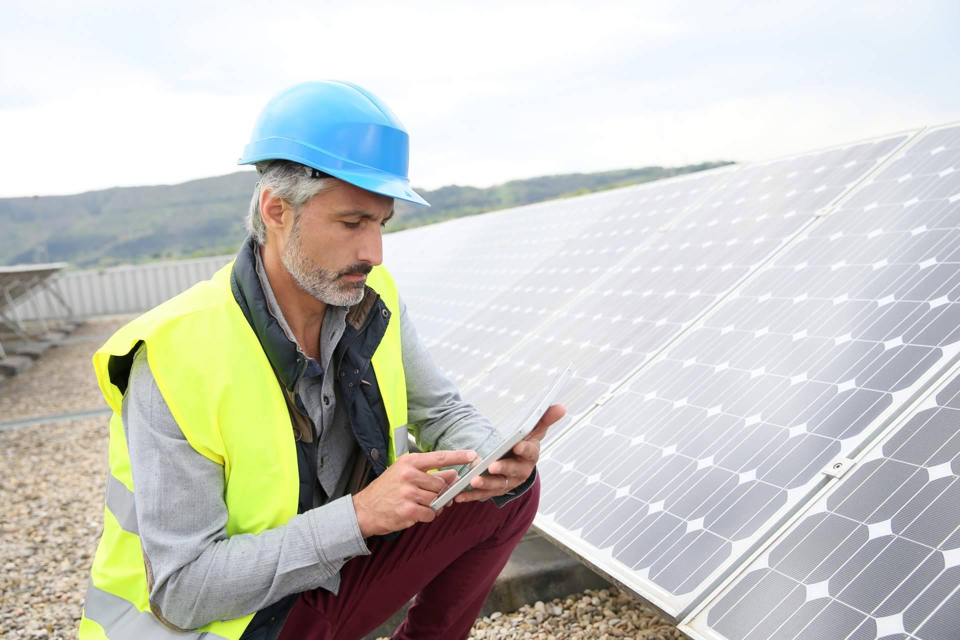 ¿Qué hay que considerar al instalar placas solares?