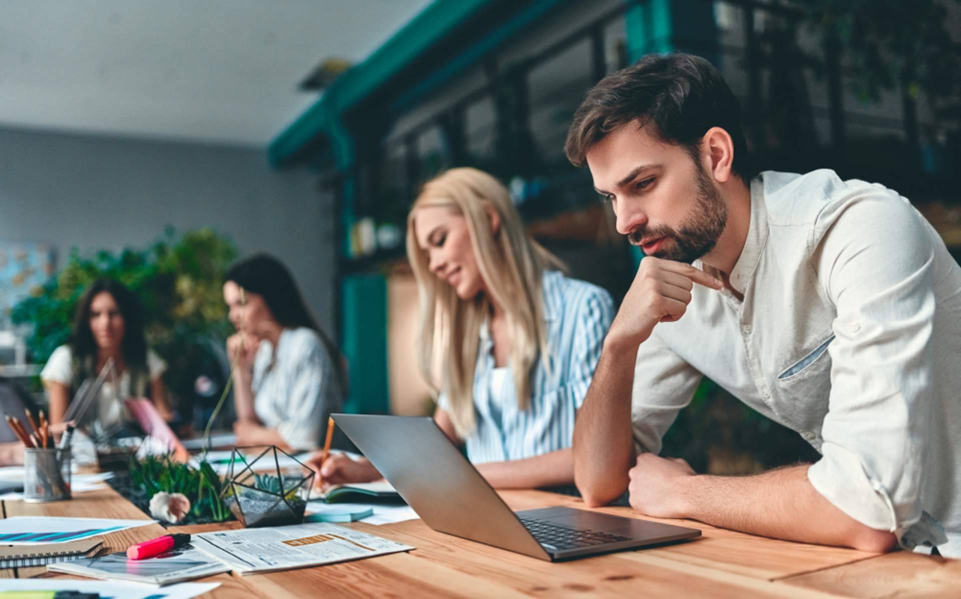 Terra Logistika pone a disposición servicios de coworking y alquiler de despachos u oficinas