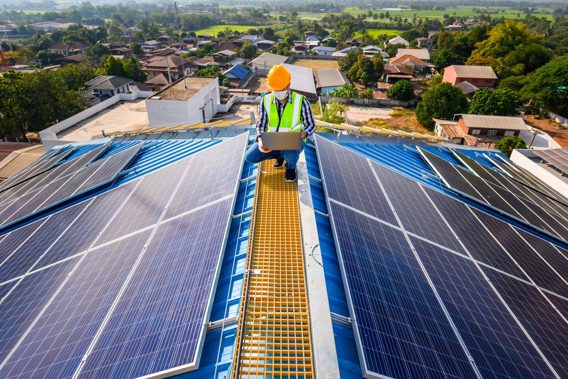 La época más idónea para instalar paneles solares, según Amagi Solar