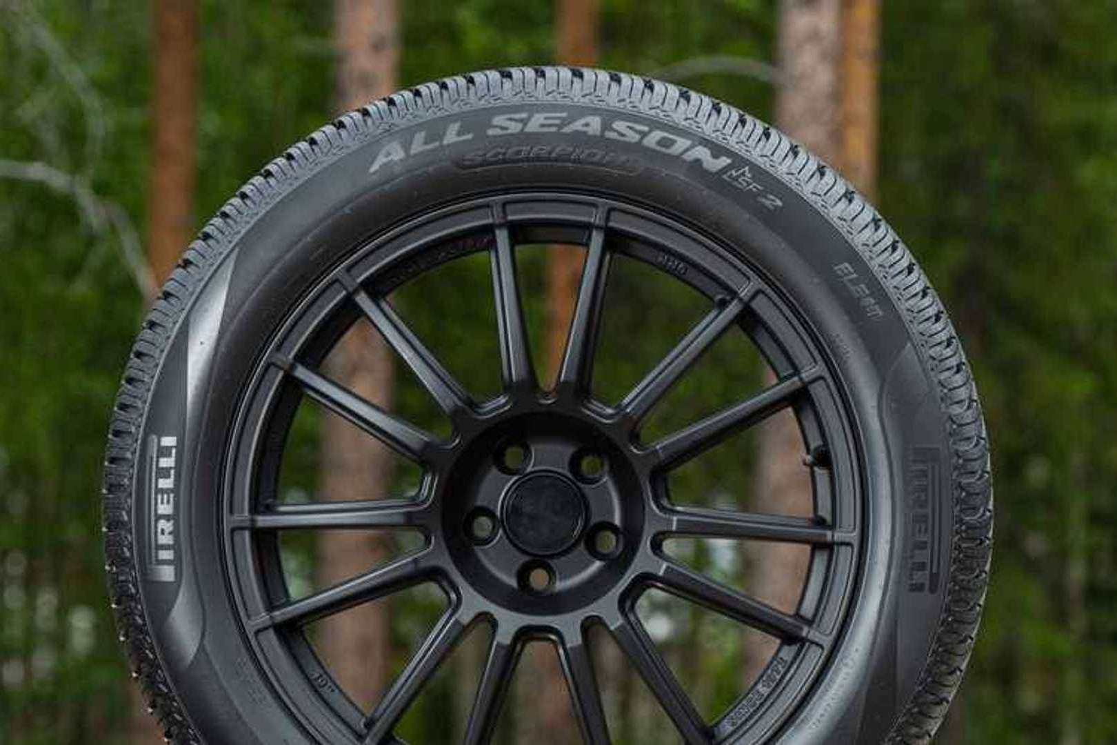 Aprovechar la promoción de Pirelli en los talleres de la red Blacktire y conseguir hasta 100 € en una tarjeta regalo