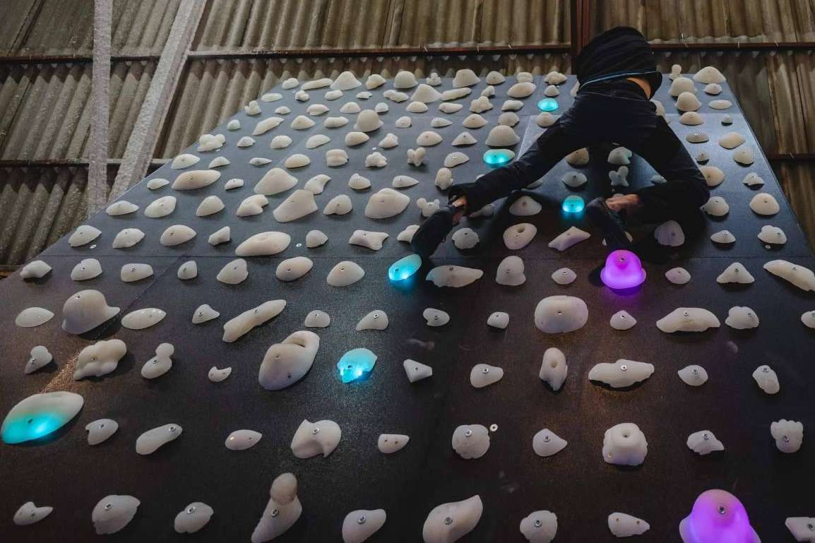 Rocódromos en España con paredes interactivas de la mano de Shiny Wall