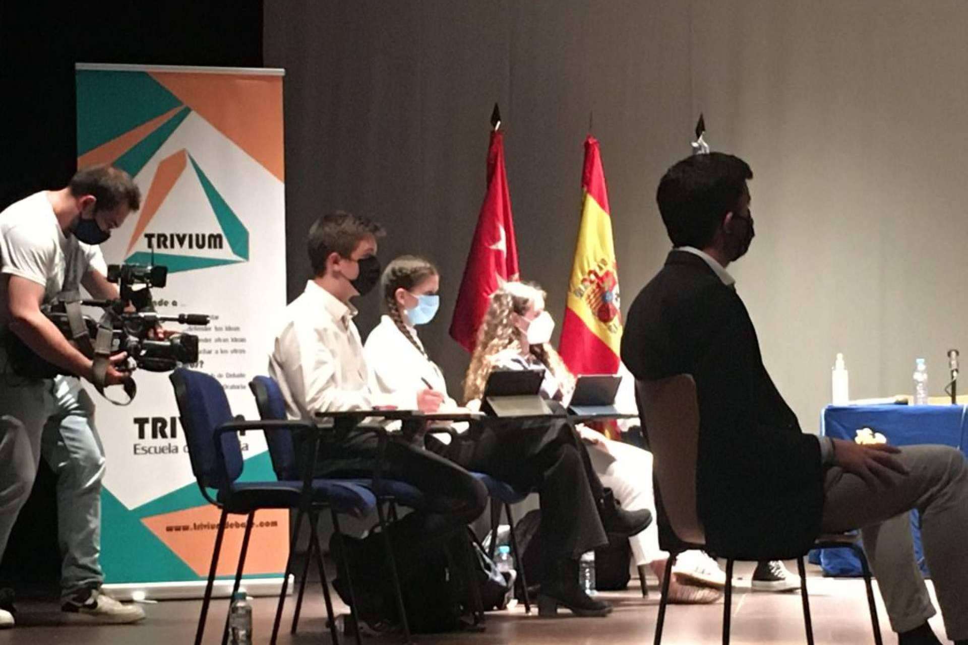 ¿Por qué es esencial que los centros educativos y las concejalías de juventud ofrezcan un club de debate a los más jóvenes?