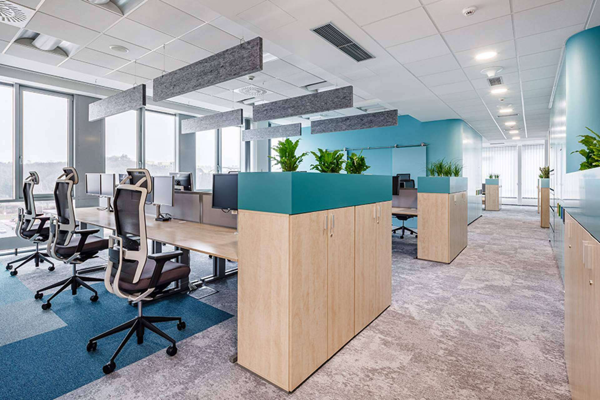 Equone permite crear espacios de productividad ofreciendo mobiliario de oficina ergonómico