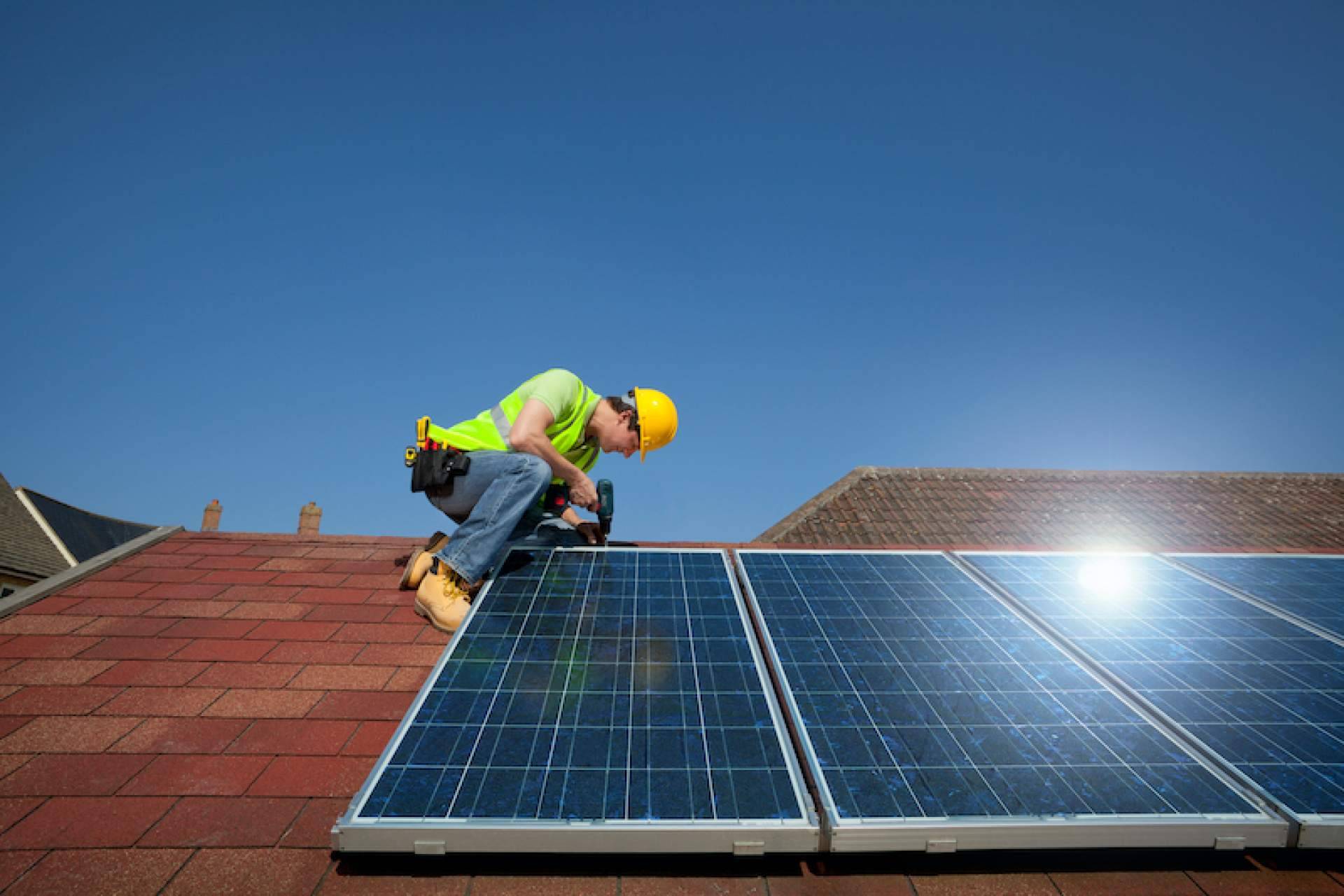 Instaladores de paneles solares, ¿qué buscar y qué evitar?