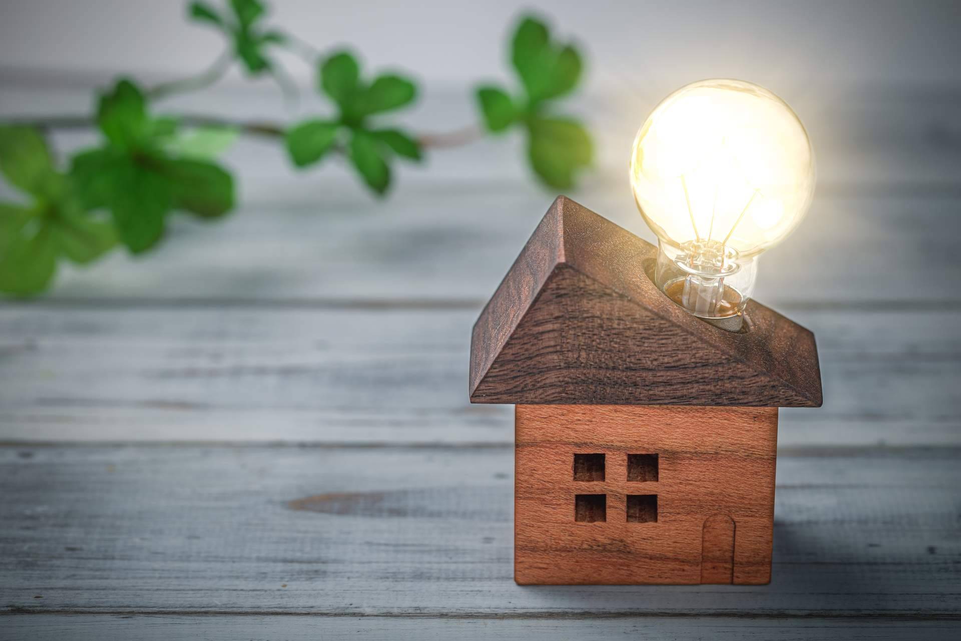 ¿Cómo ahorrar en la factura de la luz de la mano de Energybox?