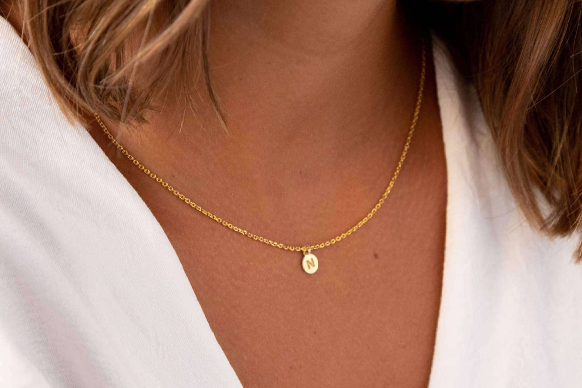 La firma Anitials y su extenso catálogo de collares con iniciales