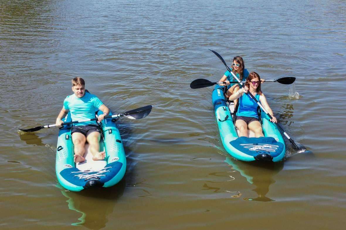 Navegando hacia horizontes desconocidos. Explorando el mundo desde un kayak de Behumax
