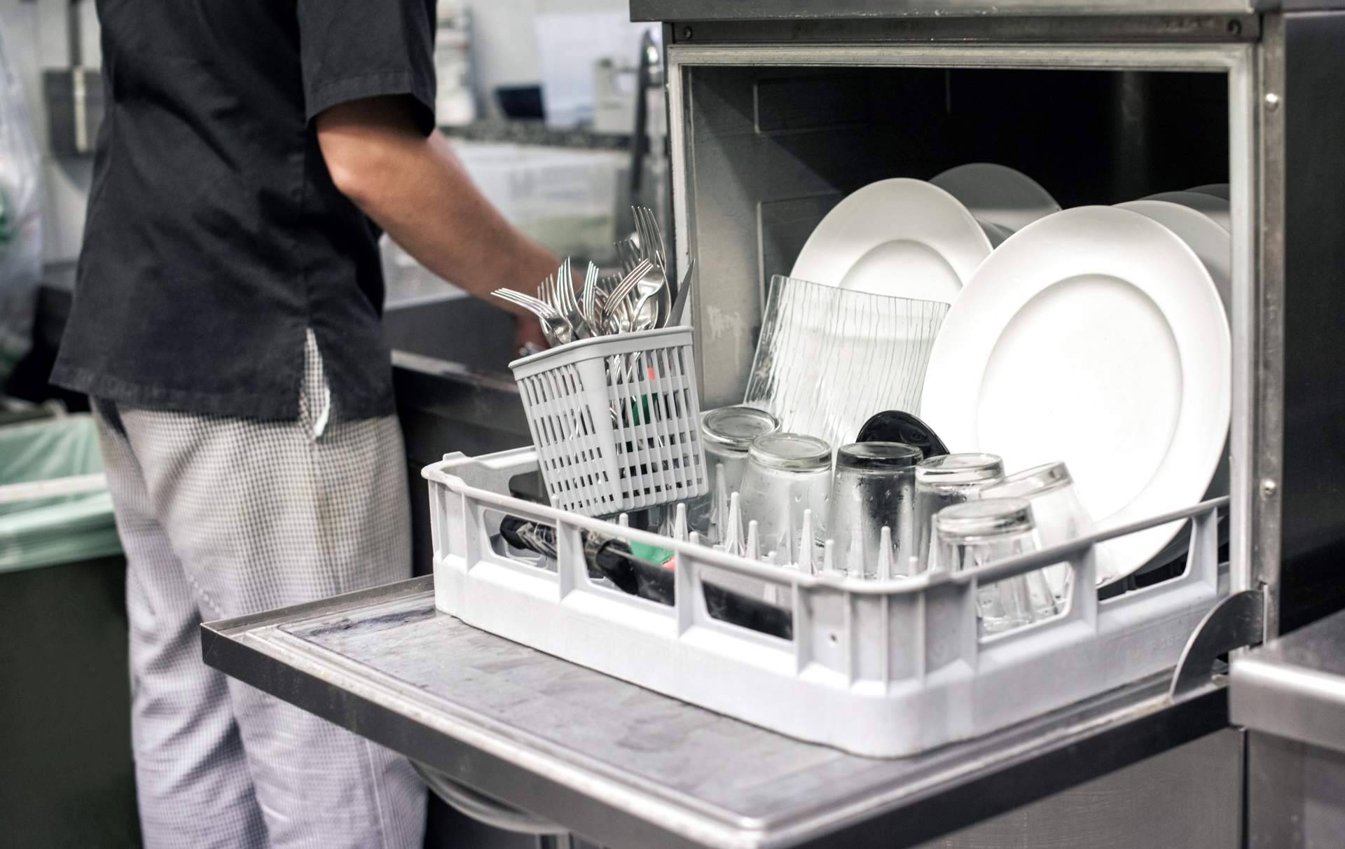 Nuevos lavavajillas industriales disponibles en Auxihostelería