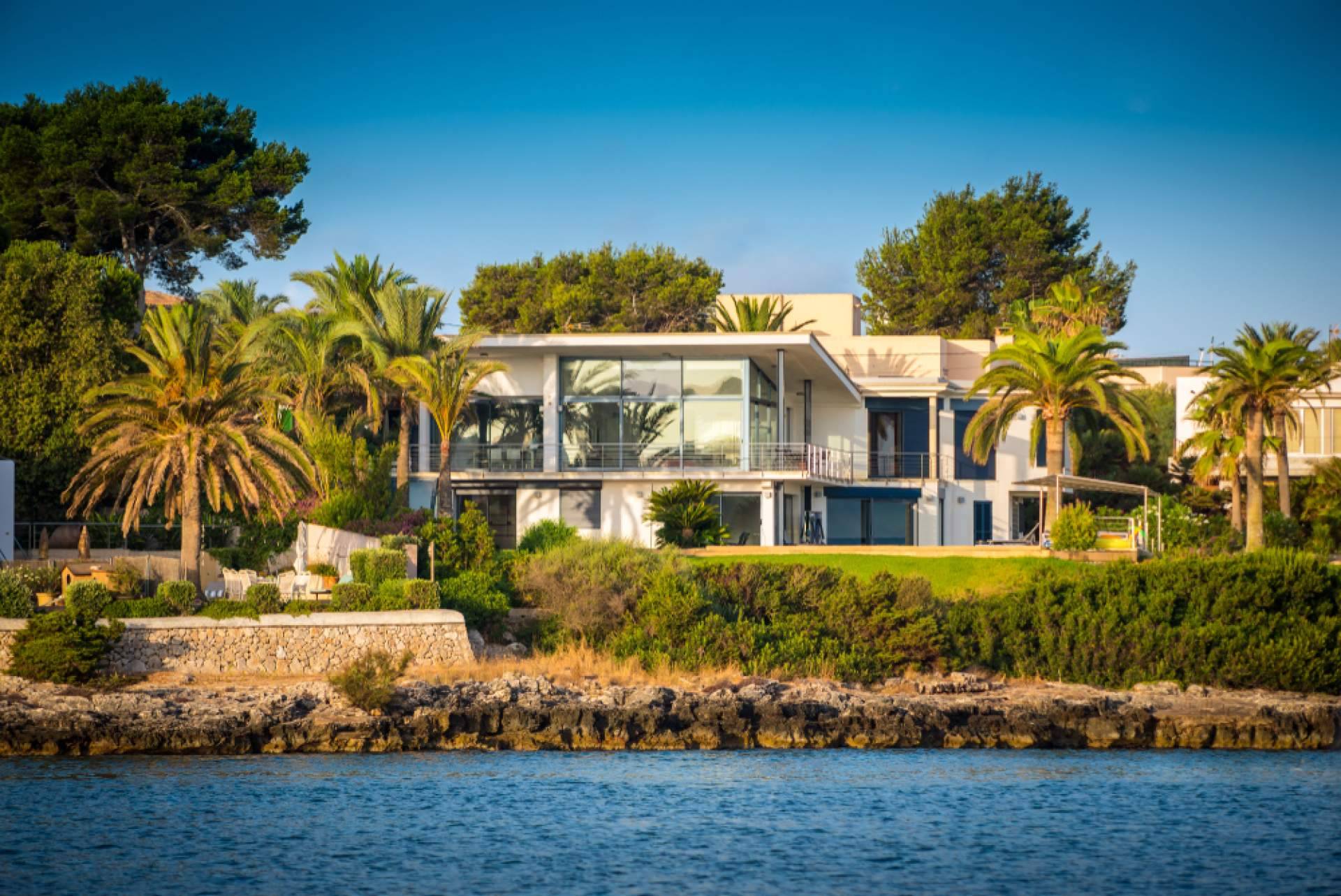Ocuparse de nuevos desarrollos inmobiliarios residenciales en el sur de la Florida, Mansiones Miami