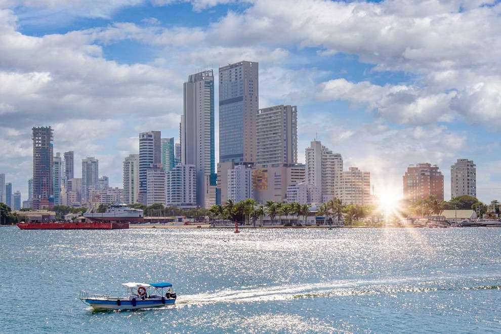 ¿Cómo encontrar un equipo de cirujanos plásticos profesionales certificados en Miami? Dolls Plastic Surgery