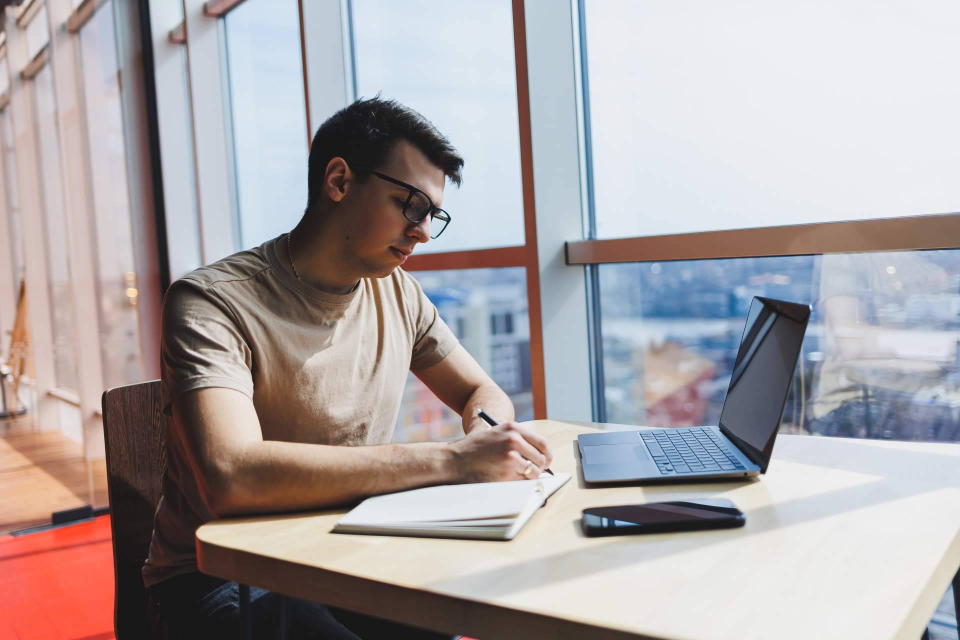 Realizar cursos homologados para oposiciones online de la mano de Formación Carpe Diem