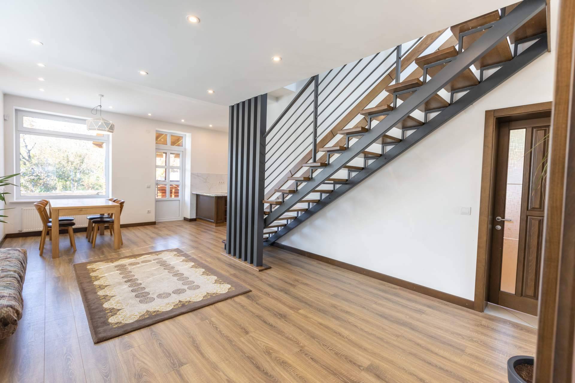 Diseños de escaleras metálicas de interior con Enesca
