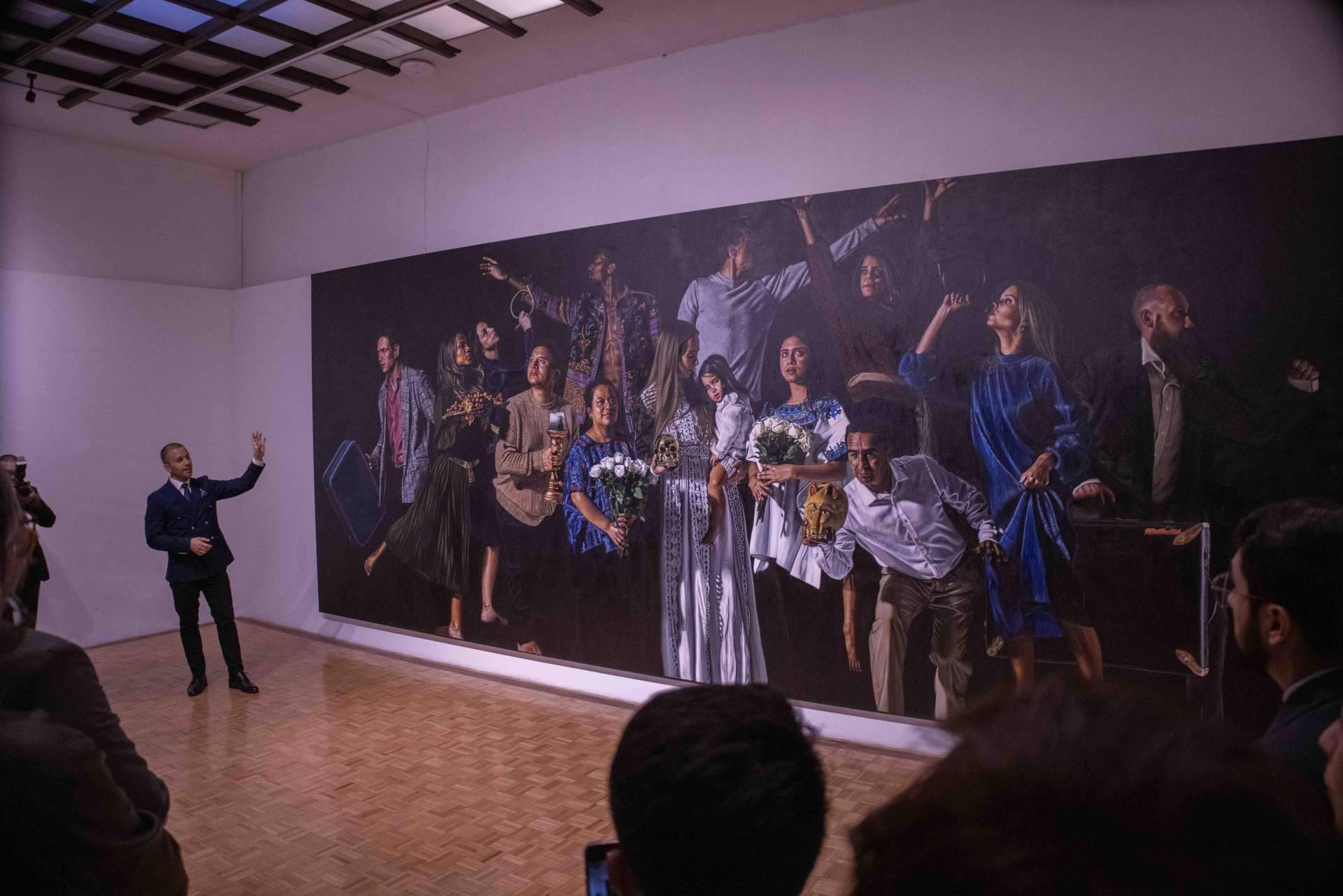 El artista hiperrealista Chrispapita exhibe 'Inclusión' en México