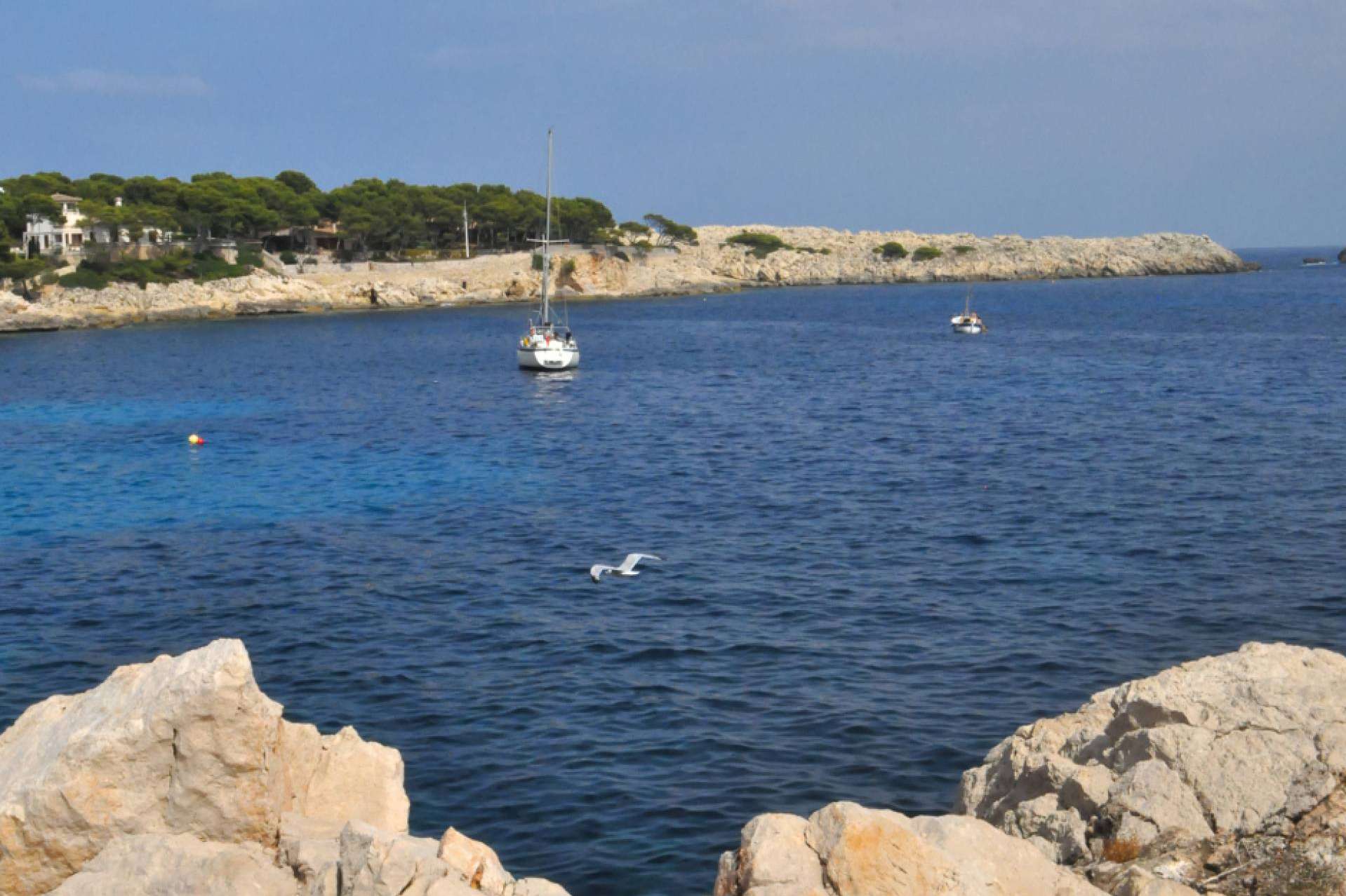 Cala Ratjada; la joya escondida de Mallorca para parejas enamoradas