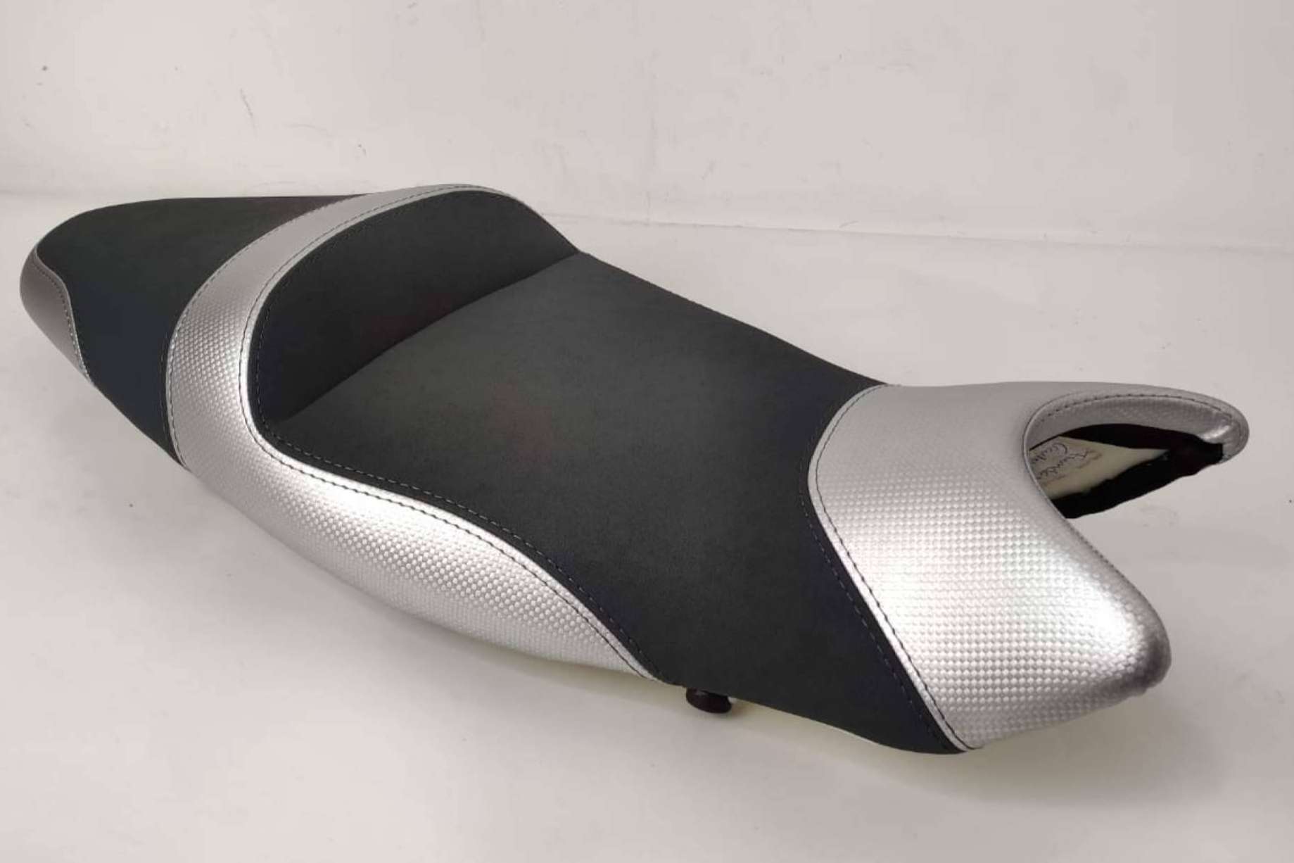 Para moto JM Fundas ofrece comercialización de fundas de asiento