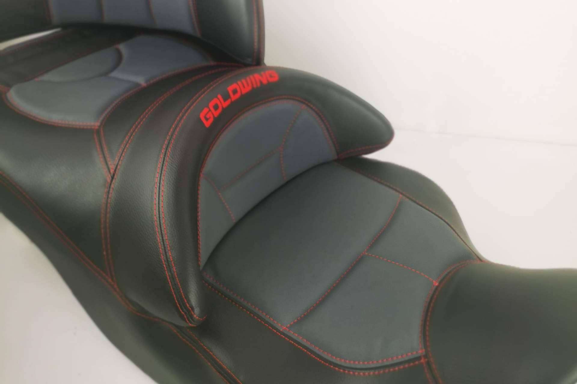 Asientos para motos personalizados con JM-FUNDAS