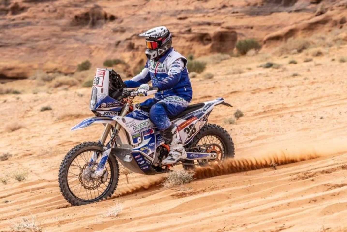 Ropa personalizada para offroad para pilotos exigentes de la mano de ADHESIVOSEMBARRADOS