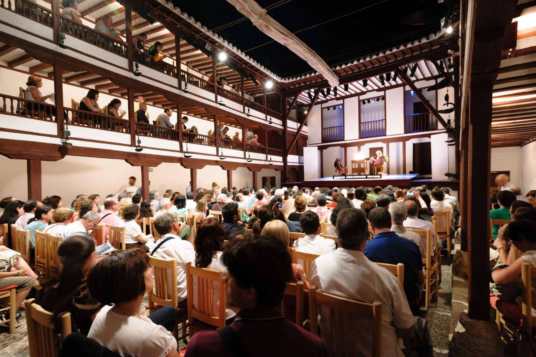 Reserva de entradas, alojamiento y visitas guiadas por el histórico teatro de Almagro