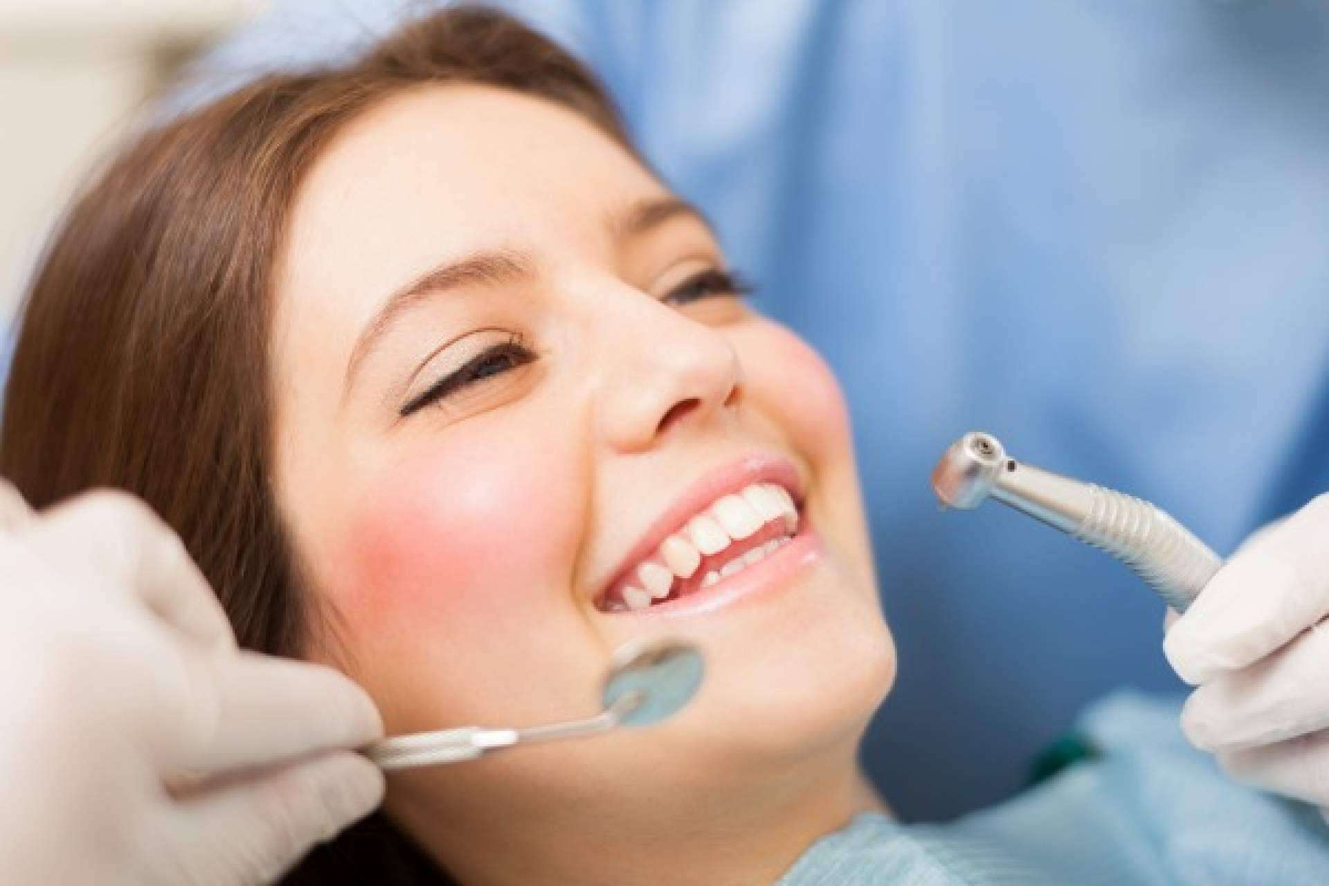 Denty Dent ofrece su servicio de urgencias dentales en Madrid en horarios extendidos y fines de semana
