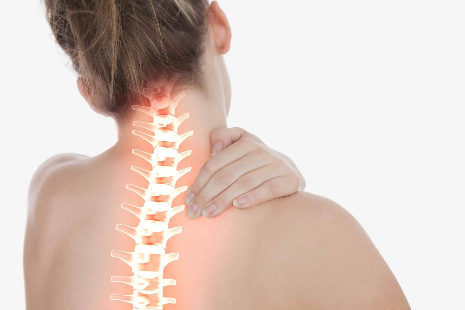 Causas, síntomas y posibles tratamientos de la espondilolistesis, por iXalud