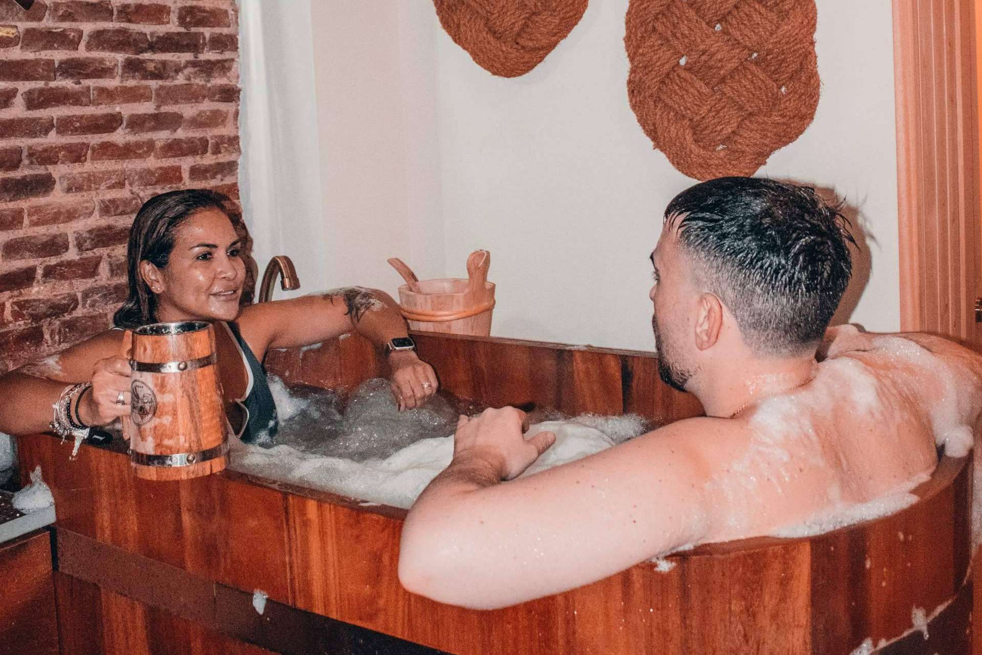 San Valentín con sabor a relax; descubrir Beer Spa en pareja