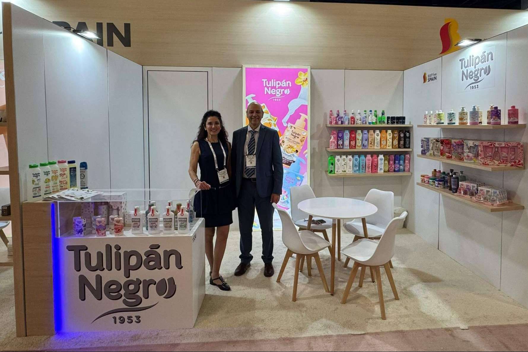 Briseis explora nuevas alianzas comerciales en Cosmoprof Miami 2025
