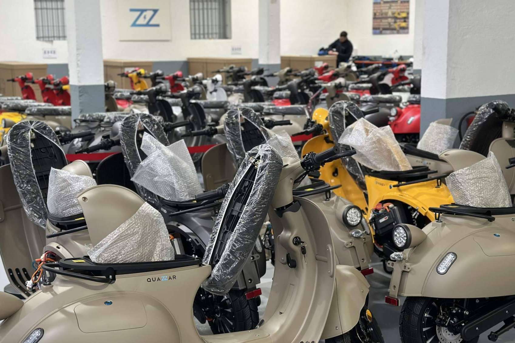 Quazzartech, primer fabricante y exportador de motos eléctricas
