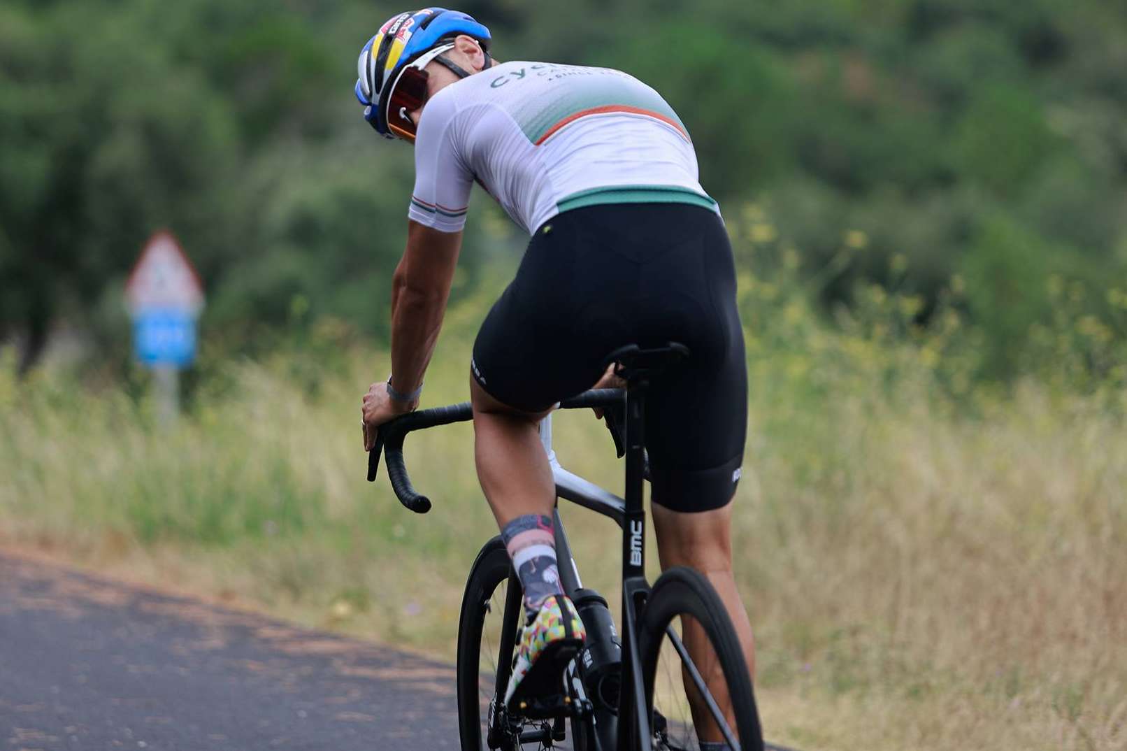 John Luck, la firma española que eleva el ciclismo con zapatillas artesanales y a medida