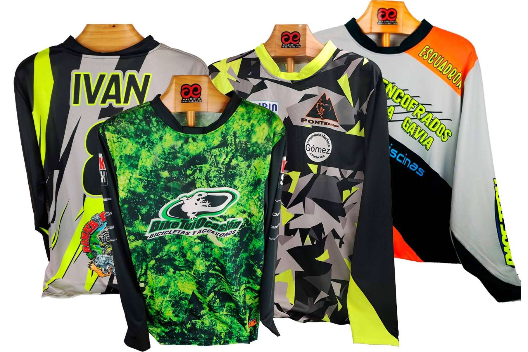 Camiseta motocross personalizada, el compromiso de ADHESIVOSEMBARRADOS con la estética off-road profesional