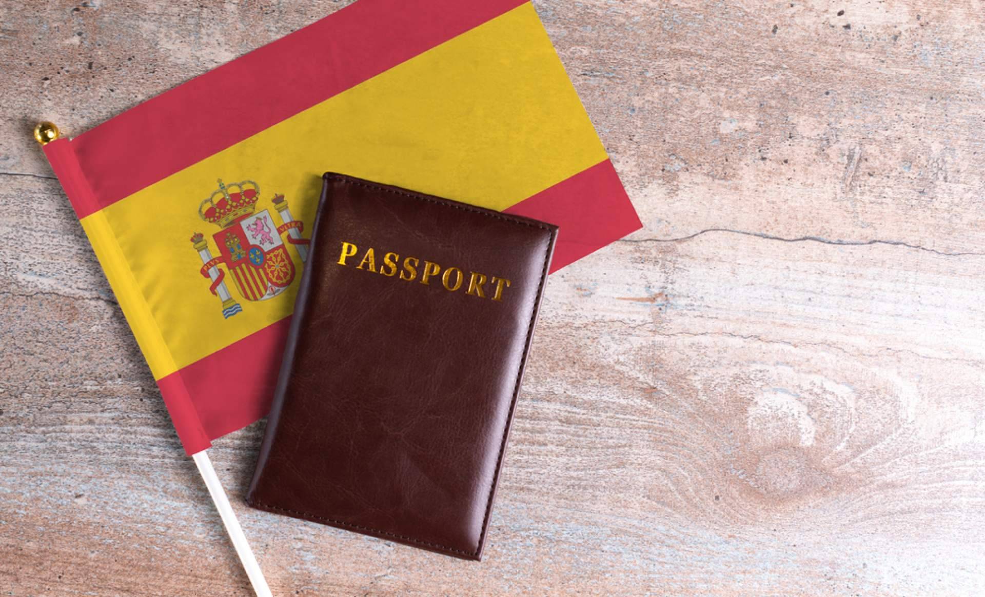 La nueva Ley de Extranjería frena la continuidad laboral de miles de estudiantes y auxiliares extranjeros en España