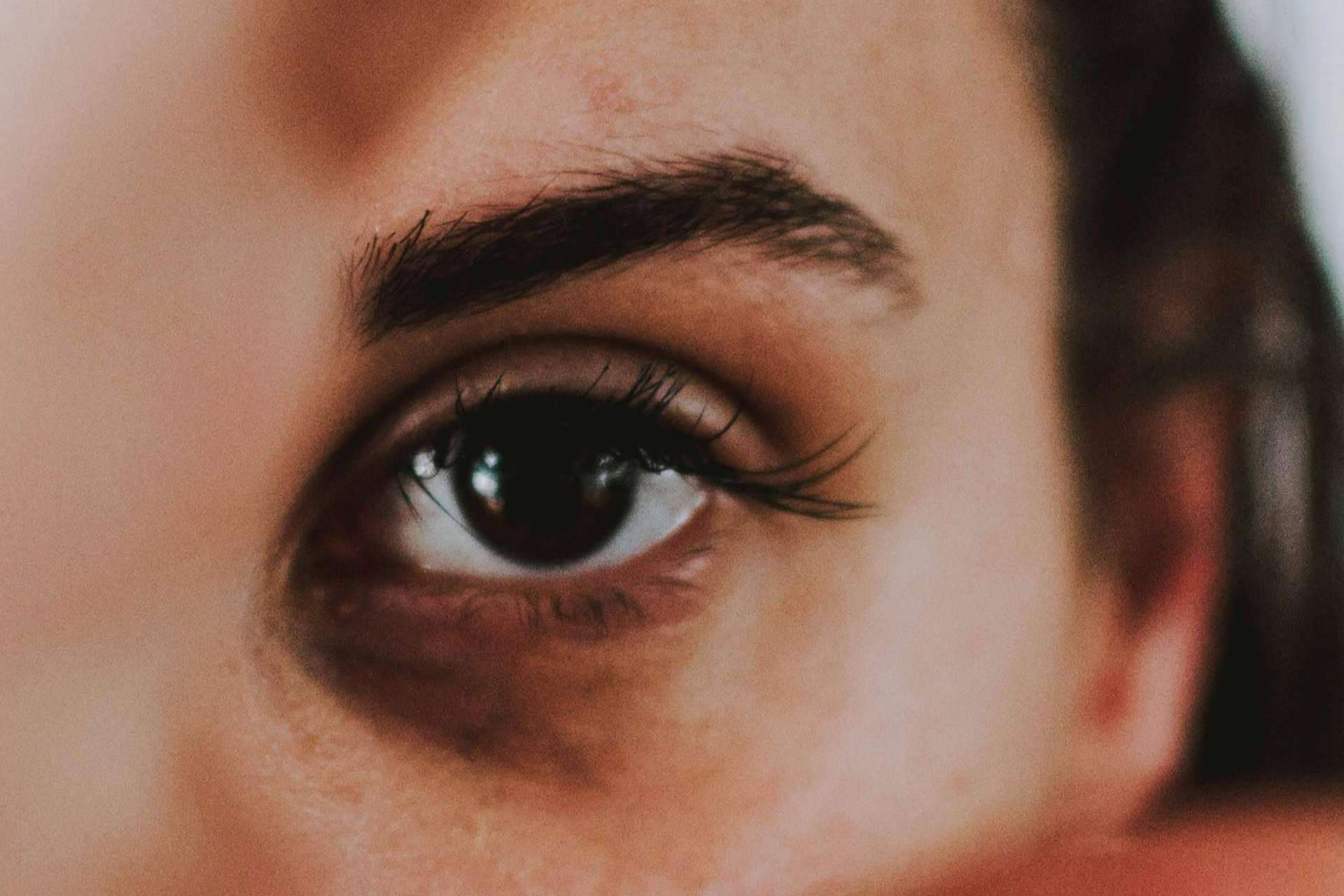 El arte de las extensiones de pestañas cobra vida en Good Lashes