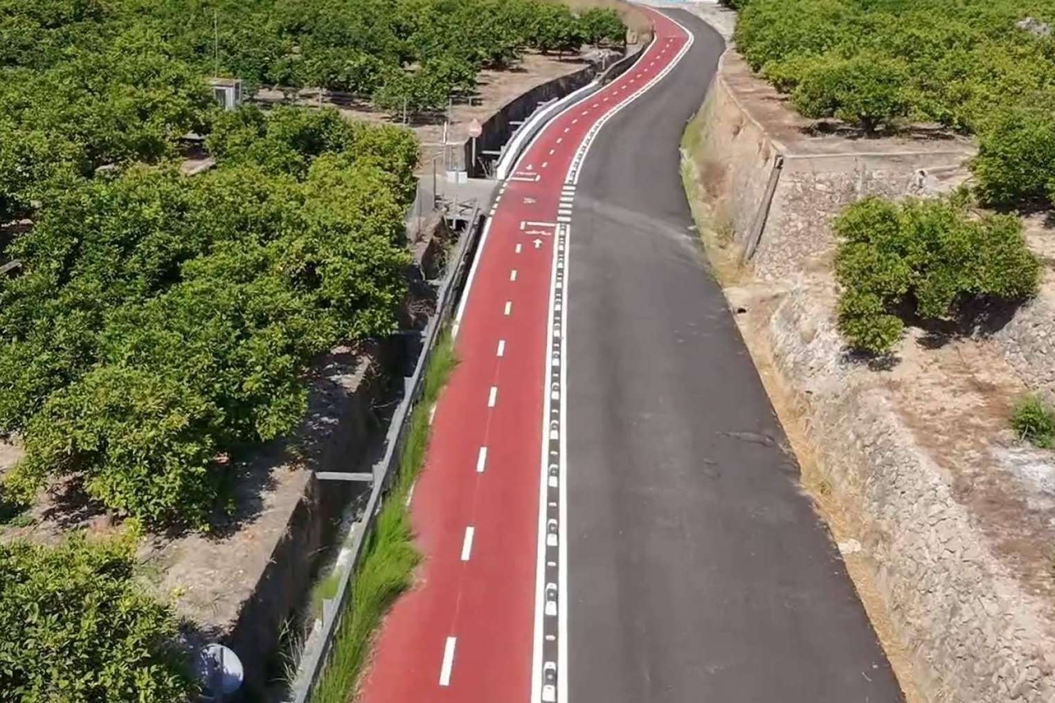 Abadecom Urban da el salto a Latinoamérica con su separador de carril bici fotoluminiscente