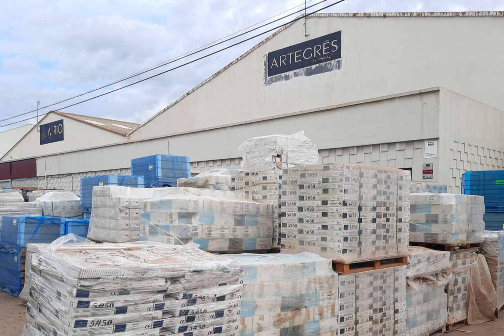 Artegres lidera el Outlet de azulejos cerámicos con más de 100 000 m² de stock en Onda, Castellón