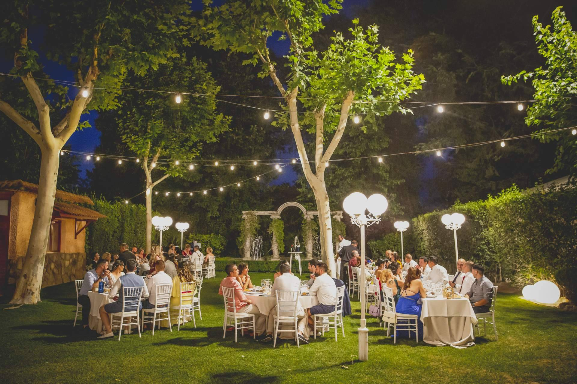 Arcos, Columnas y Trébol, escenarios de FuenteArcos para bodas al exterior en Madrid